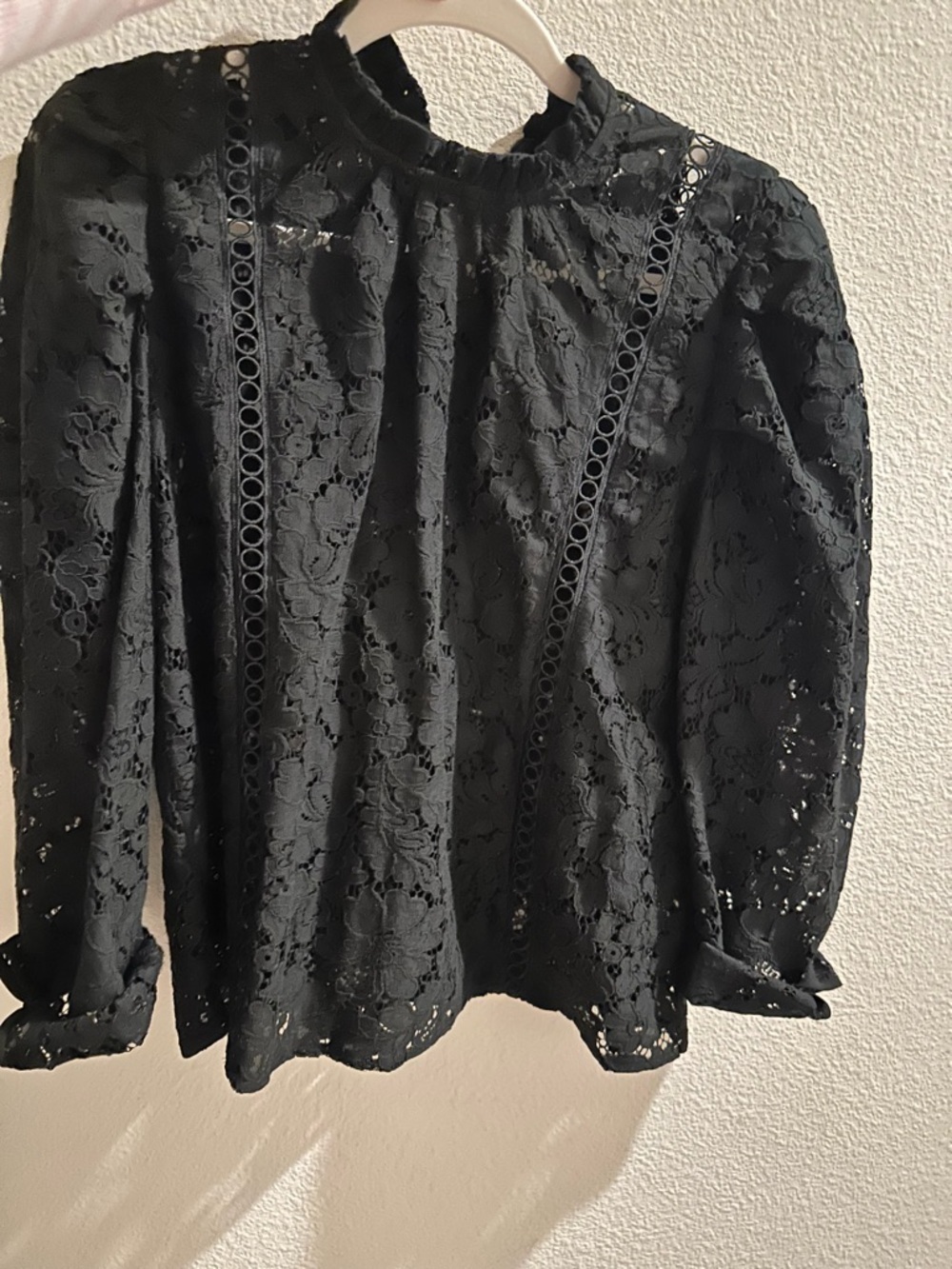 Black Lace Long-Sleeve Women's‎ Top - Elegant High Neck in Large
